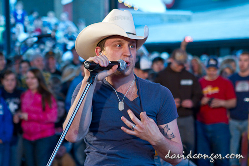 Justin Moore at the Puyallup Spring Fair
