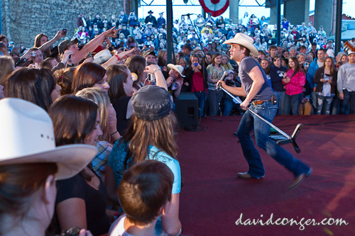 Justin Moore at the Puyallup Spring Fair