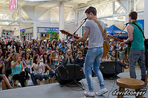 Hot Chelle Rae at Marketplace at Factoria
