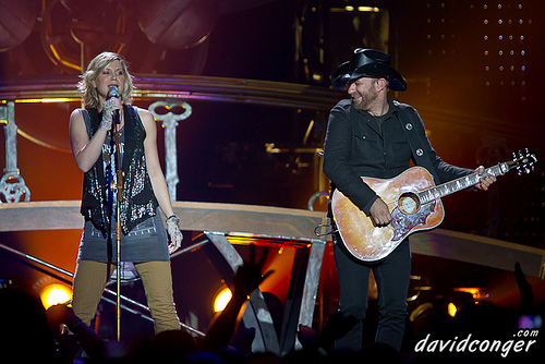 Sugarland at Comcast Arena
