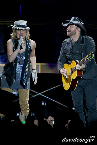 Sugarland at Comcast Arena