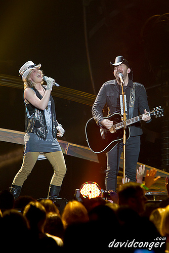 Sugarland at Comcast Arena
