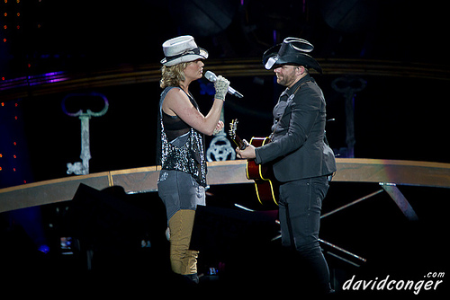 Sugarland at Comcast Arena