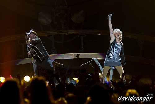 Sugarland at Comcast Arena