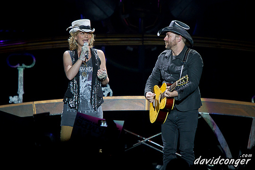 Sugarland at Comcast Arena