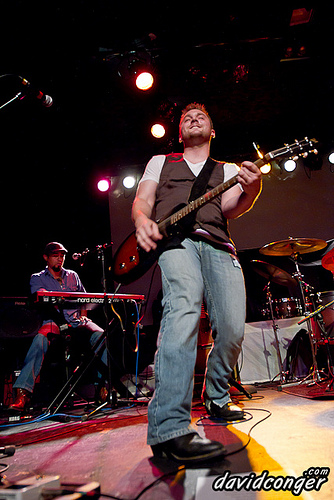 Aces Up at Showbox at the Market