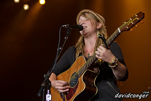 Crystal Bowersox at Comcast Arena