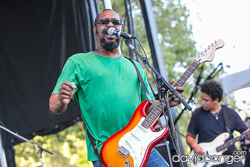 The Dirtbombs
