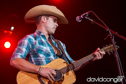 Dustin Lynch