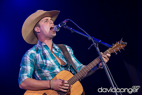 Dustin Lynch