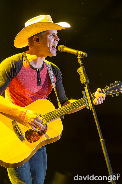 Dustin Lynch