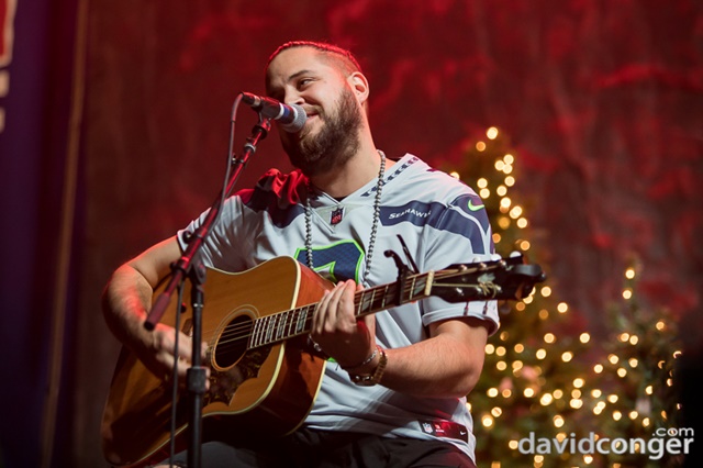 Hometown Holiday with 100.7 The Wolf