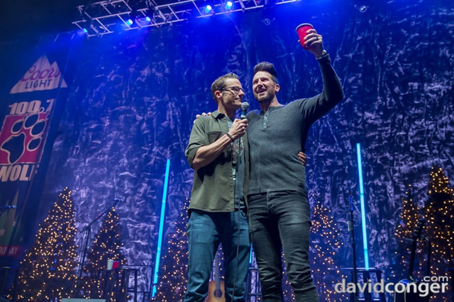 Hometown Holiday with 100.7 The Wolf