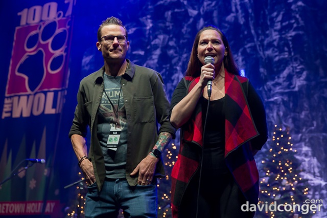Hometown Holiday with 100.7 The Wolf