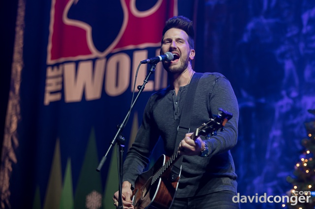 Hometown Holiday with 100.7 The Wolf