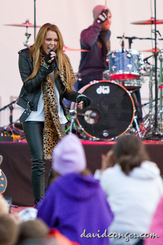 Miley Cyrus at Microsoft Store Opening