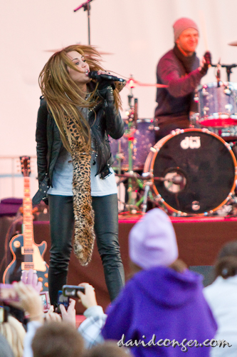 Miley Cyrus at Microsoft Store Opening